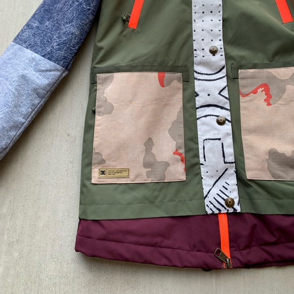 DC Snowboard Jacket - Picture 2 of 5
